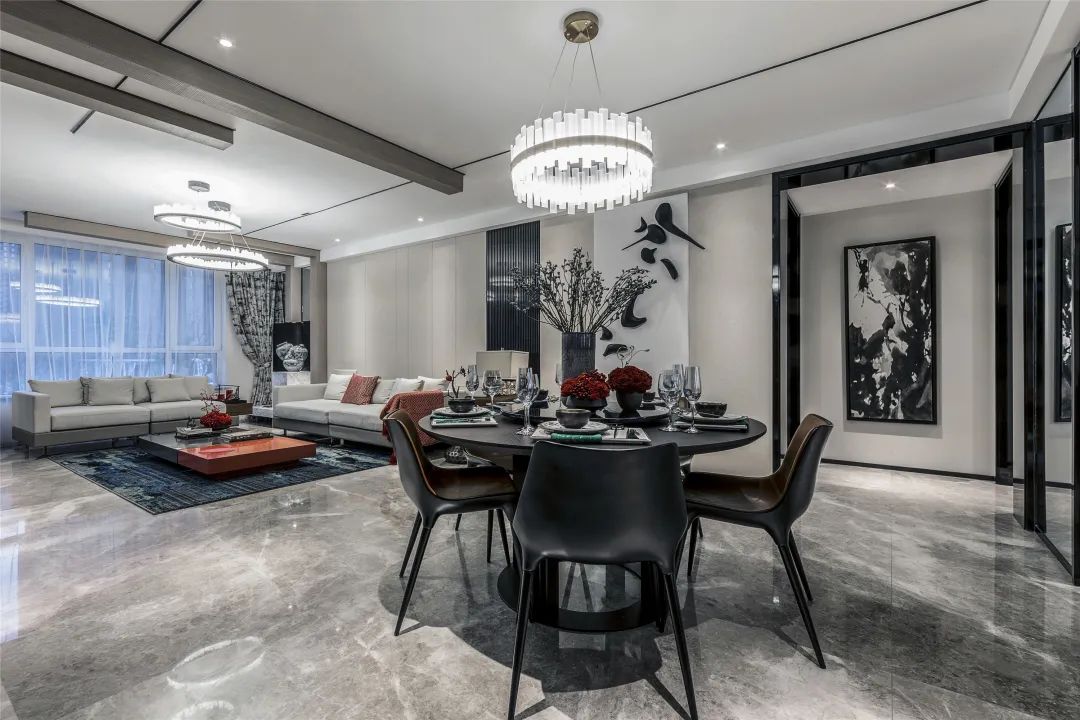 125㎡優(yōu)雅新中式，加入很多中式元素裝飾，營造氛圍感